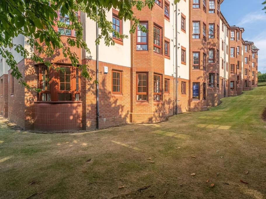 Luxury 2Bed 2Bath Flat In City Centre- Free Parking! Apartment Единбург Екстериор снимка