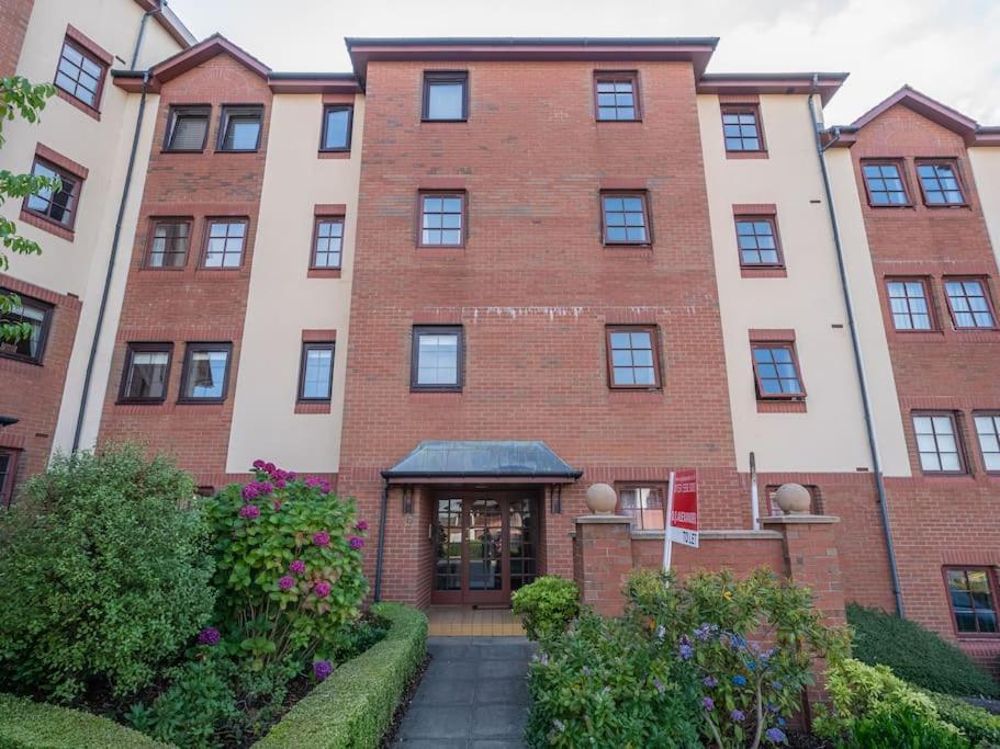 Luxury 2Bed 2Bath Flat In City Centre- Free Parking! Apartment Единбург Екстериор снимка