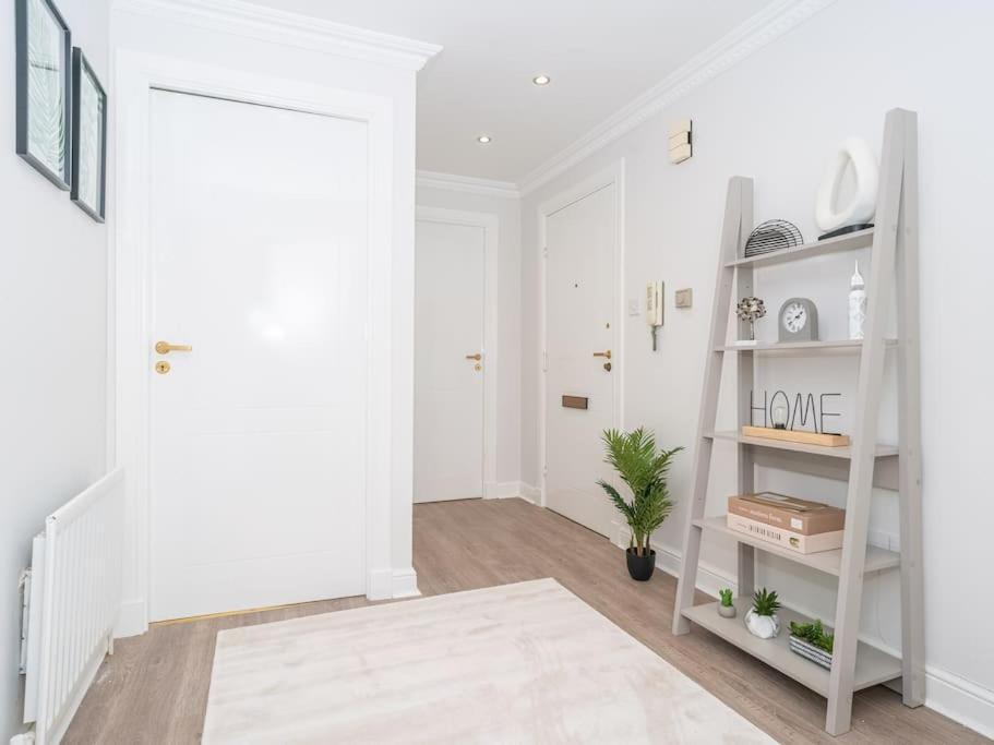 Luxury 2Bed 2Bath Flat In City Centre- Free Parking! Apartment Единбург Екстериор снимка